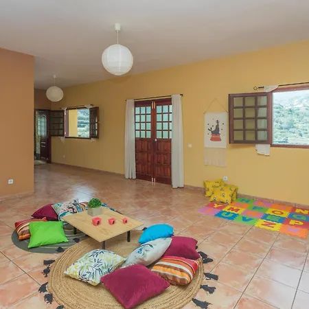 Prázdninový dům Vivelorural Casa Besan Grupos Con Piscina