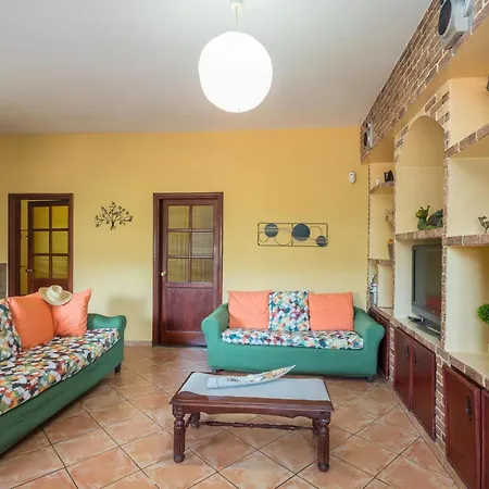 Prázdninový dům Vivelorural Casa Besan Grupos Con Piscina *