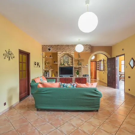 Prázdninový dům Vivelorural Casa Besan Grupos Con Piscina